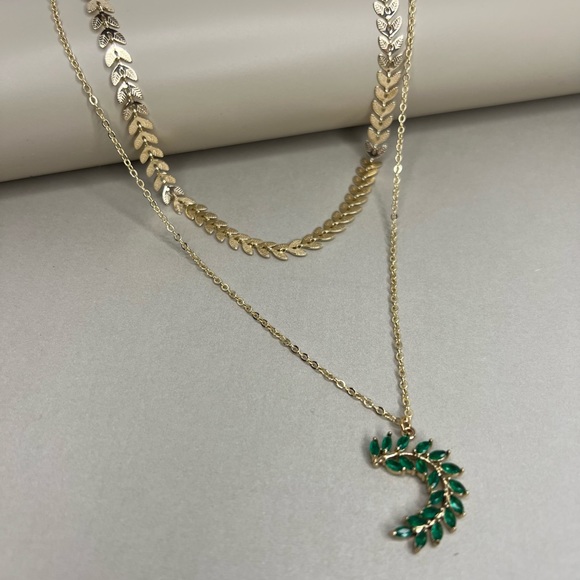 Elegant Cubic Zirconia Leaf Pendant Necklace Set - Classic Leaf Necklace - Picture 7 of 17